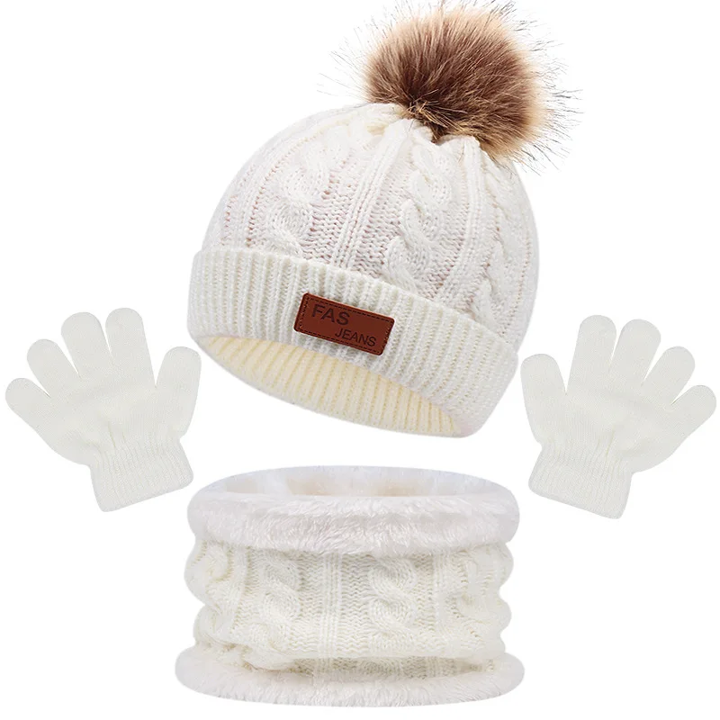 Ensemble Hiver Enfant Avec Bonnet Écharpe Et Gants