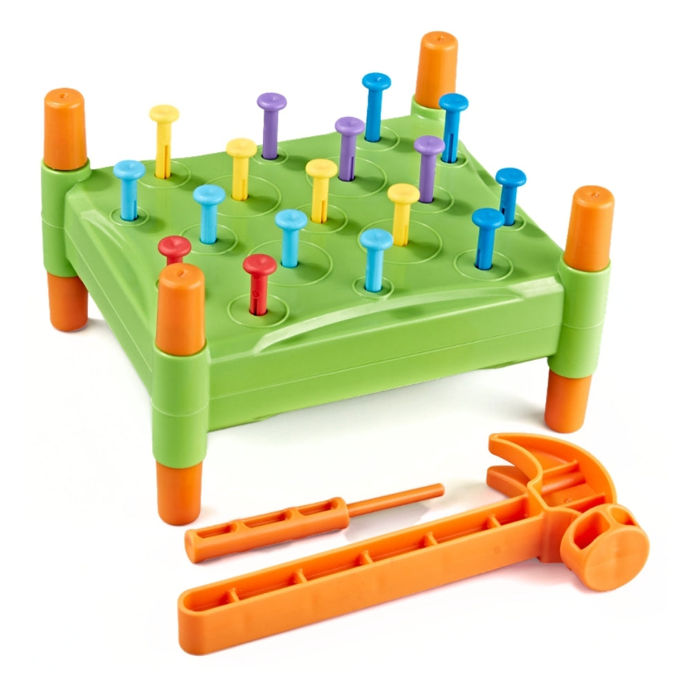 Jeu de marteau en bois pour enfants présenté sur fond clair