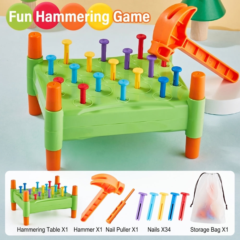 Gros plan sur le marteau en bois du jeu pour enfants