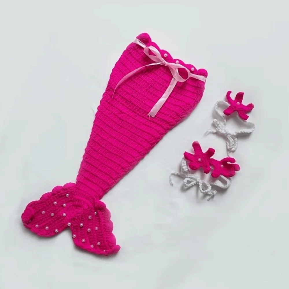Costume de sirène pour bébé avec finition tricotée, vue rapprochée