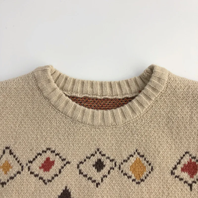 Pull enfant à manches longues avec col rond