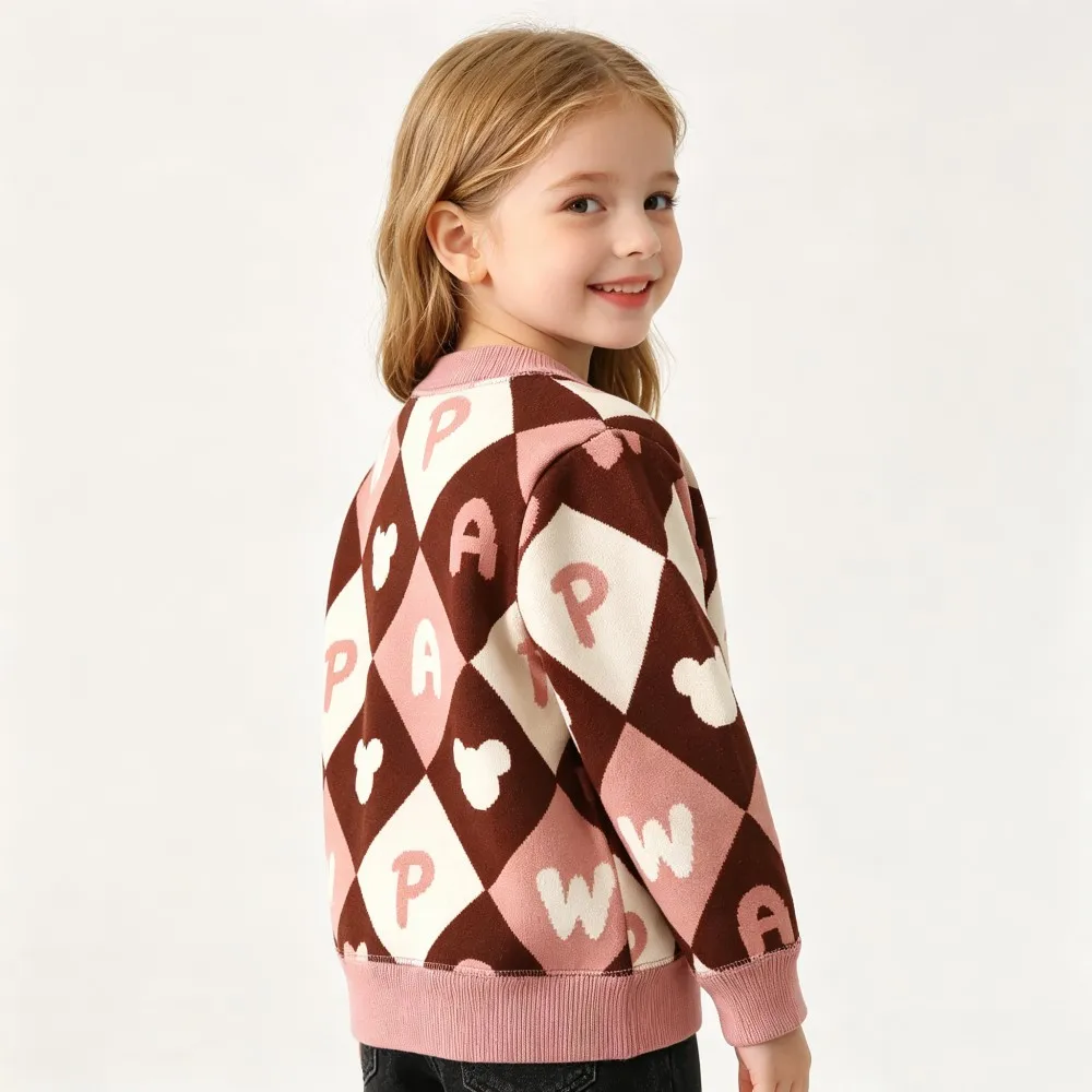 Gilet tricoté coloré avec fermeture boutonnée sur le devant