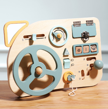 Jouet volant en bois Montessori pour enfant, vue rapprochée