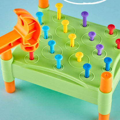 Jeu de marteau en bois favorisant la motricité fine