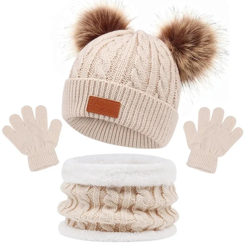 Ensemble Hiver Enfant Avec Bonnet Écharpe Et Gants