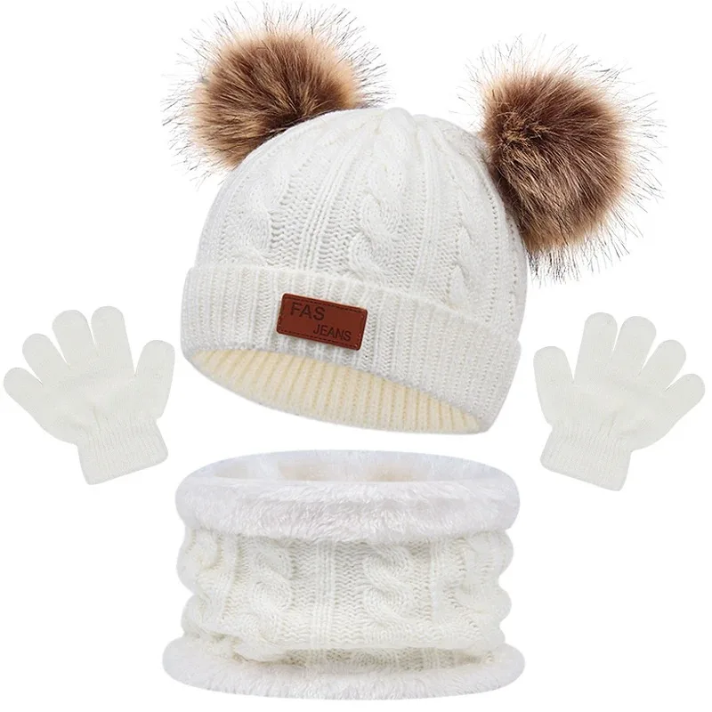 Ensemble Hiver Enfant Avec Bonnet Écharpe Et Gants