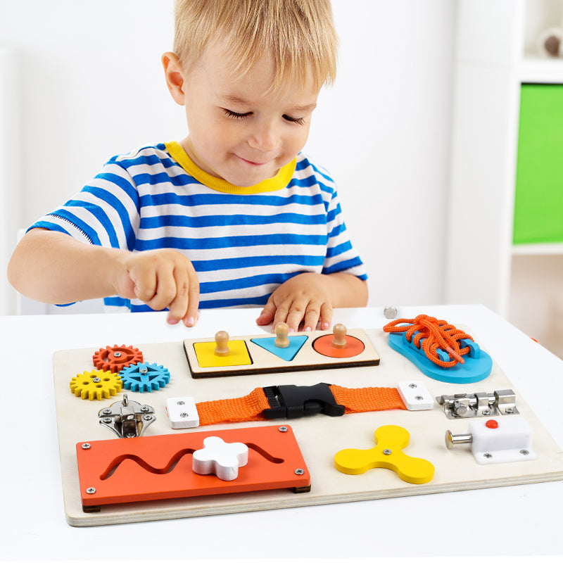 Détail des éléments ludiques du tableau d’activités Montessori