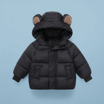 Détail de la capuche et du col du manteau enfant