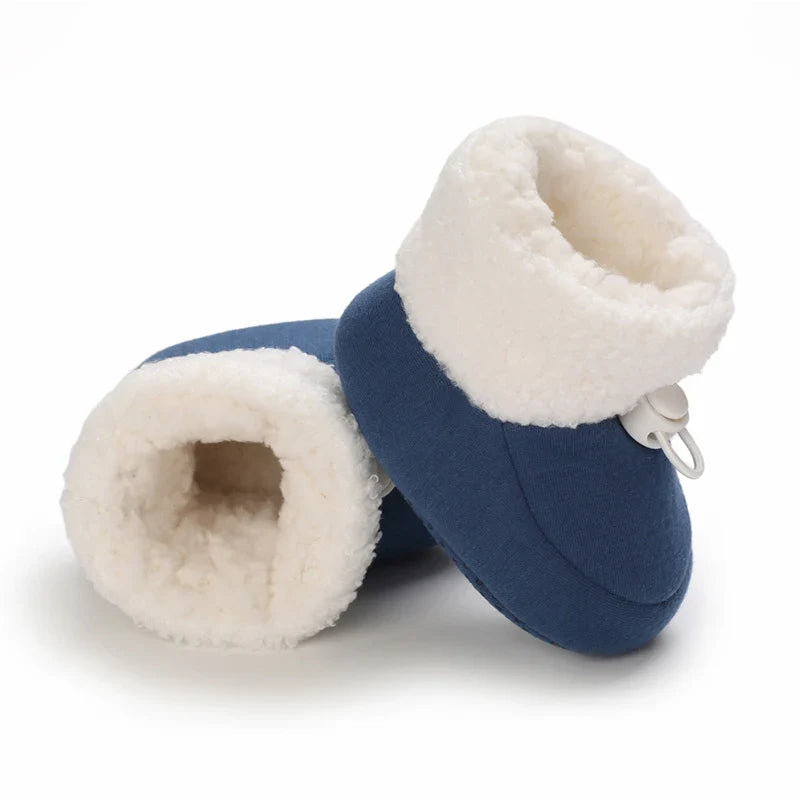 Bottines bébé douillettes présentées de face