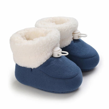 Paire de bottines bébé adaptée aux sorties pendant la saison froide