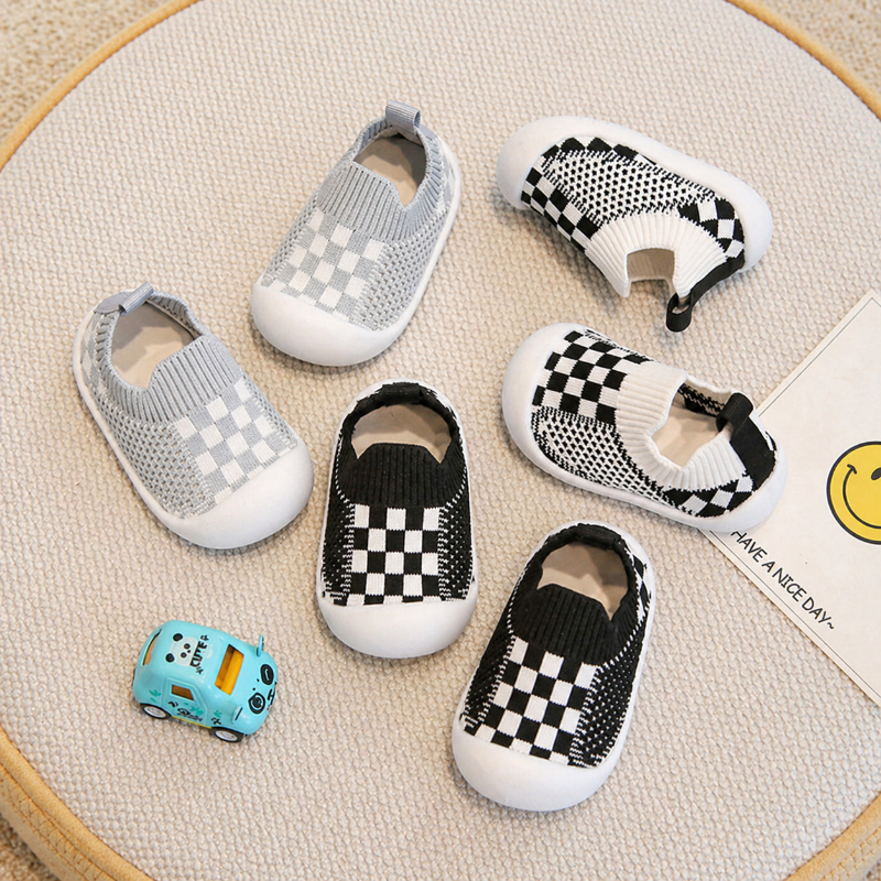 Chaussons chaussettes bébé à semelle souple, vue de face
