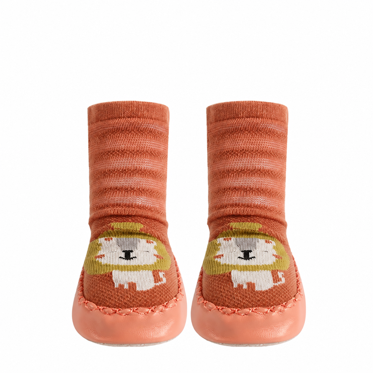 Chaussures chaussettes bébé présentées par paire