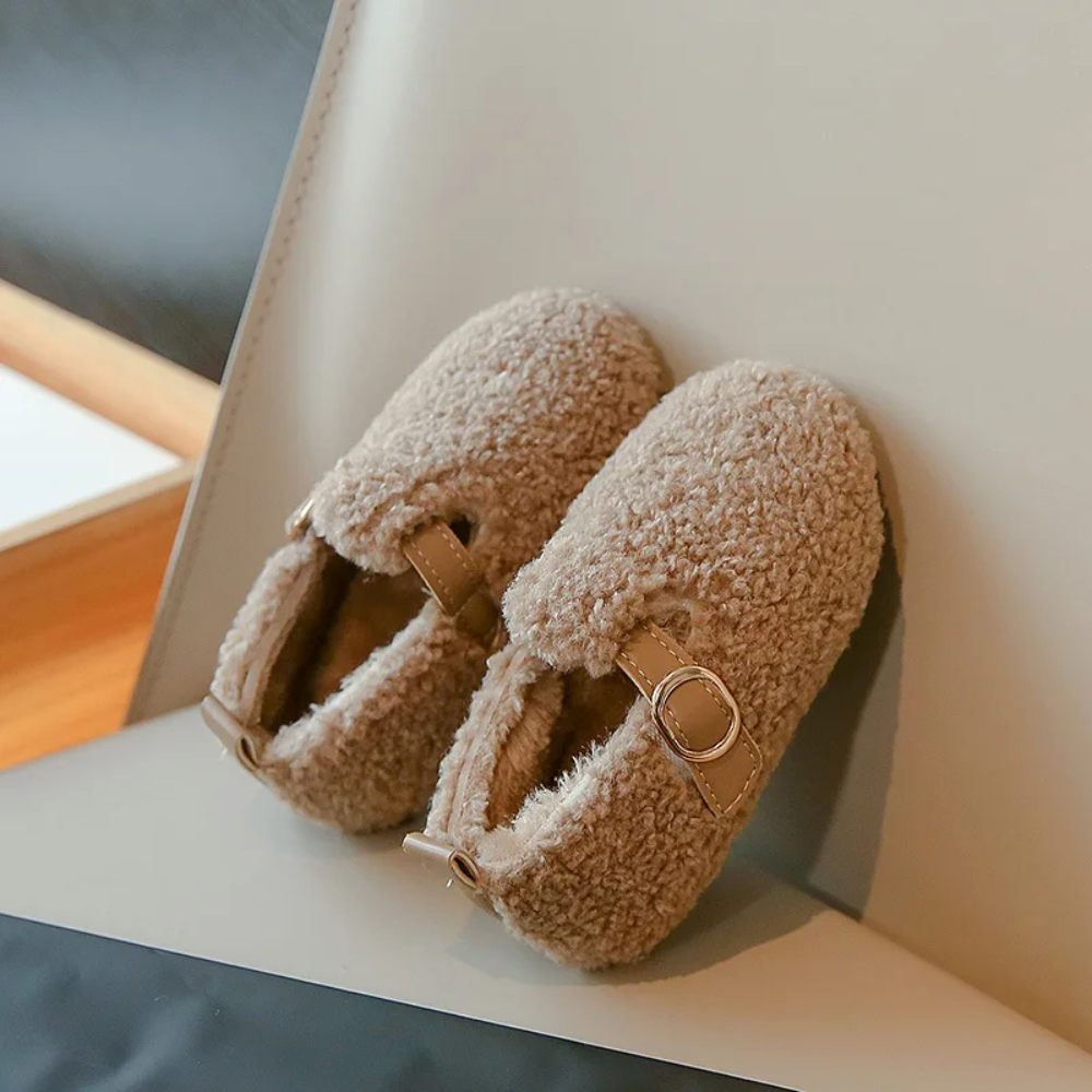 Chaussures fourrées enfant avec ouverture pratique à enfiler