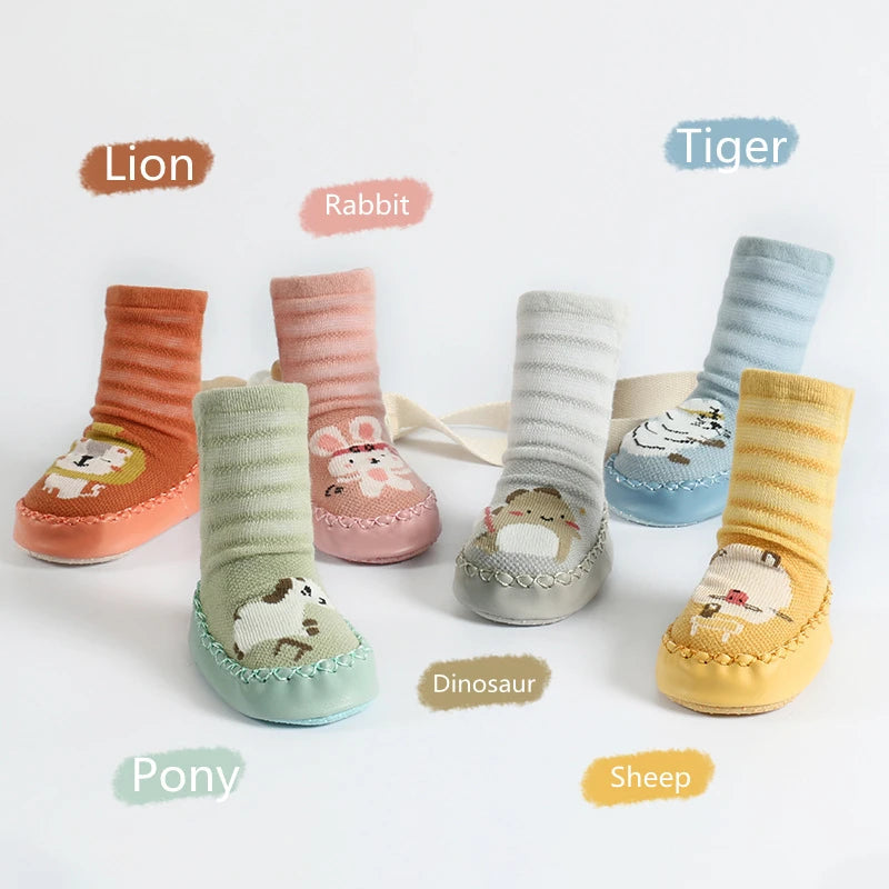 Paire de chaussures chaussettes bébé souples et confortables